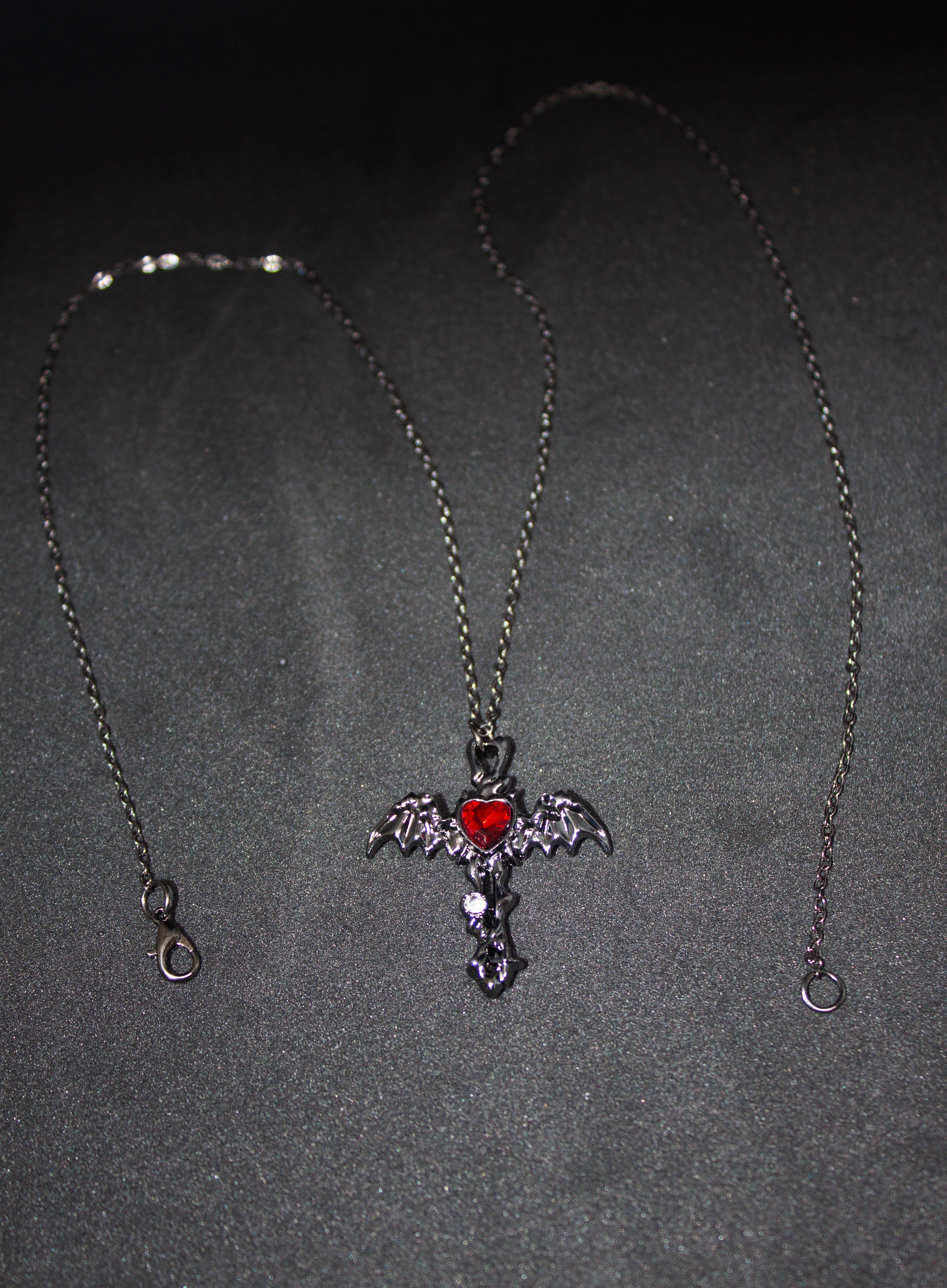 Düşen Merhamet Kolye