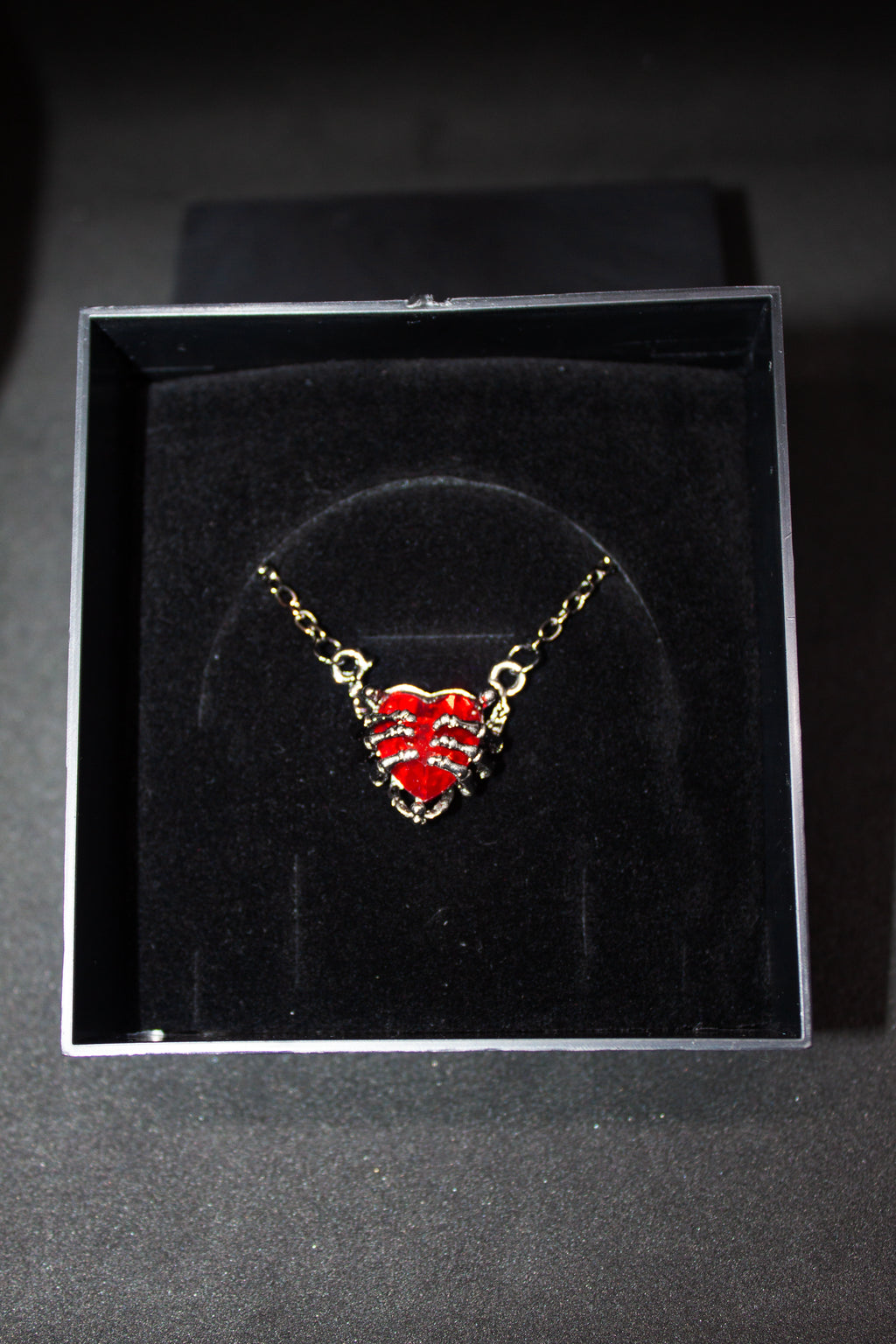 Kızıl Merhamet Kolye