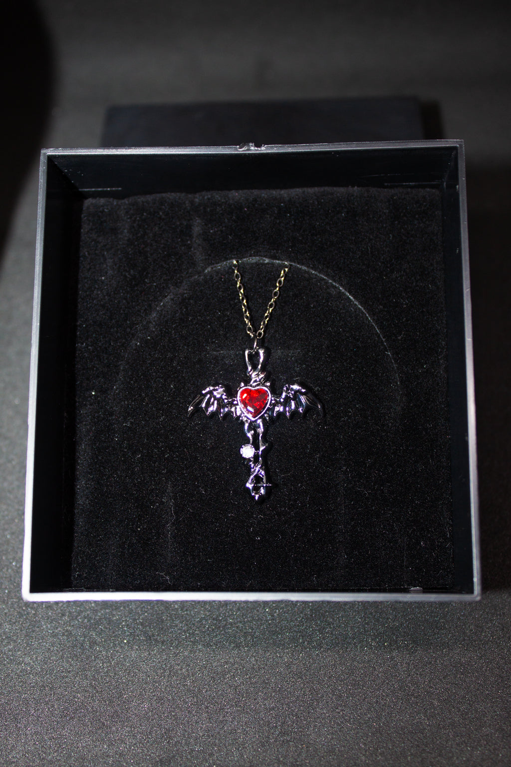 Düşen Merhamet Kolye