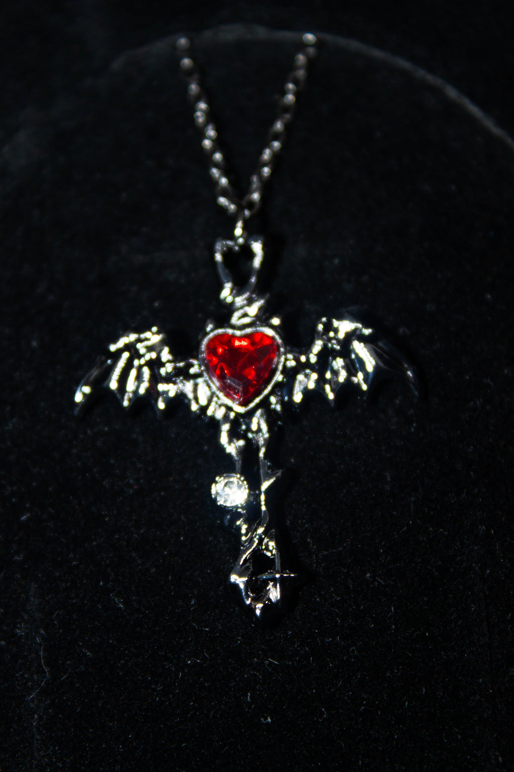 Düşen Merhamet Kolye