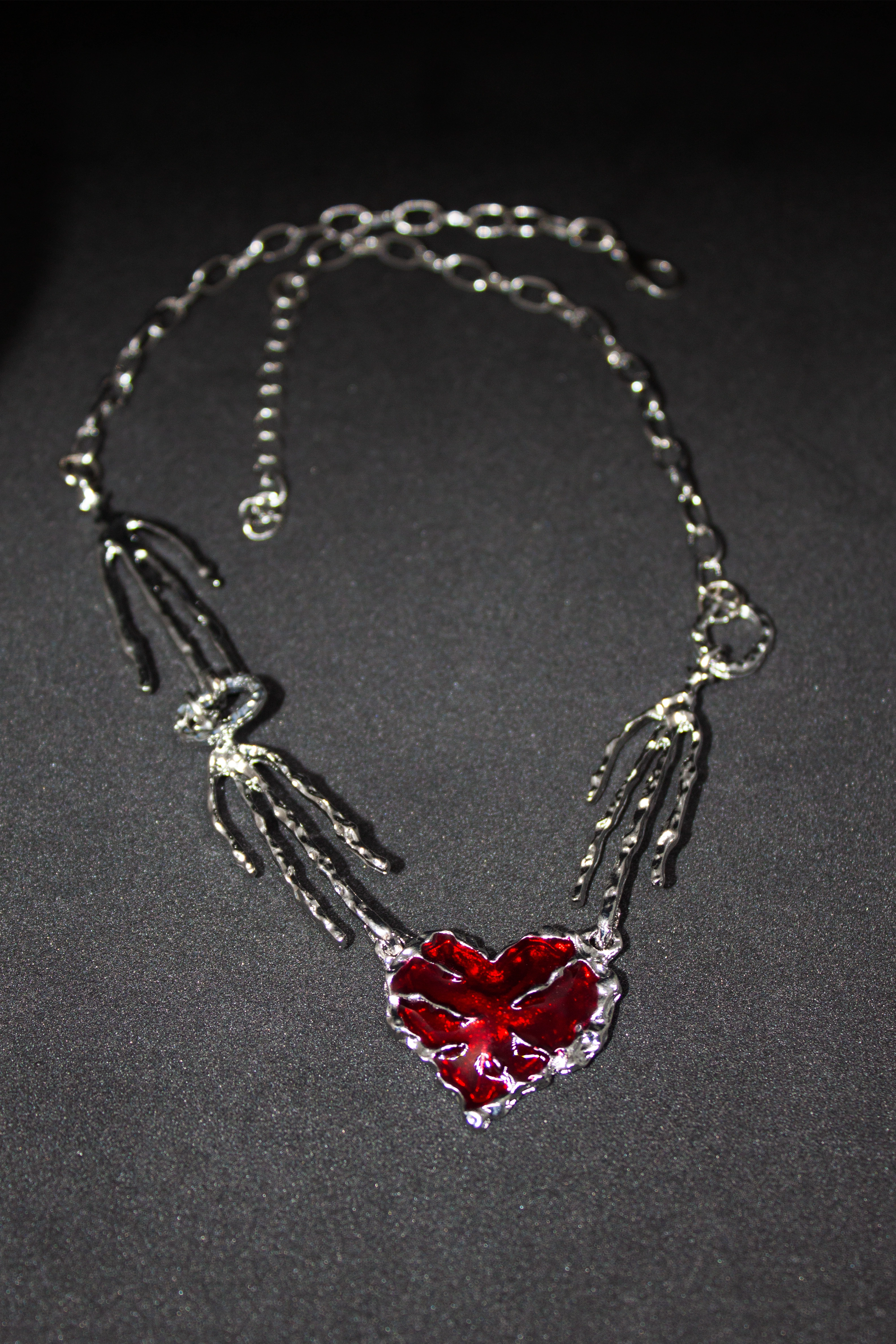 Kırık Sadakat Kolye