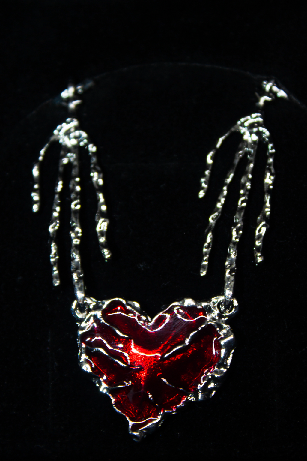 Kırık Sadakat Kolye