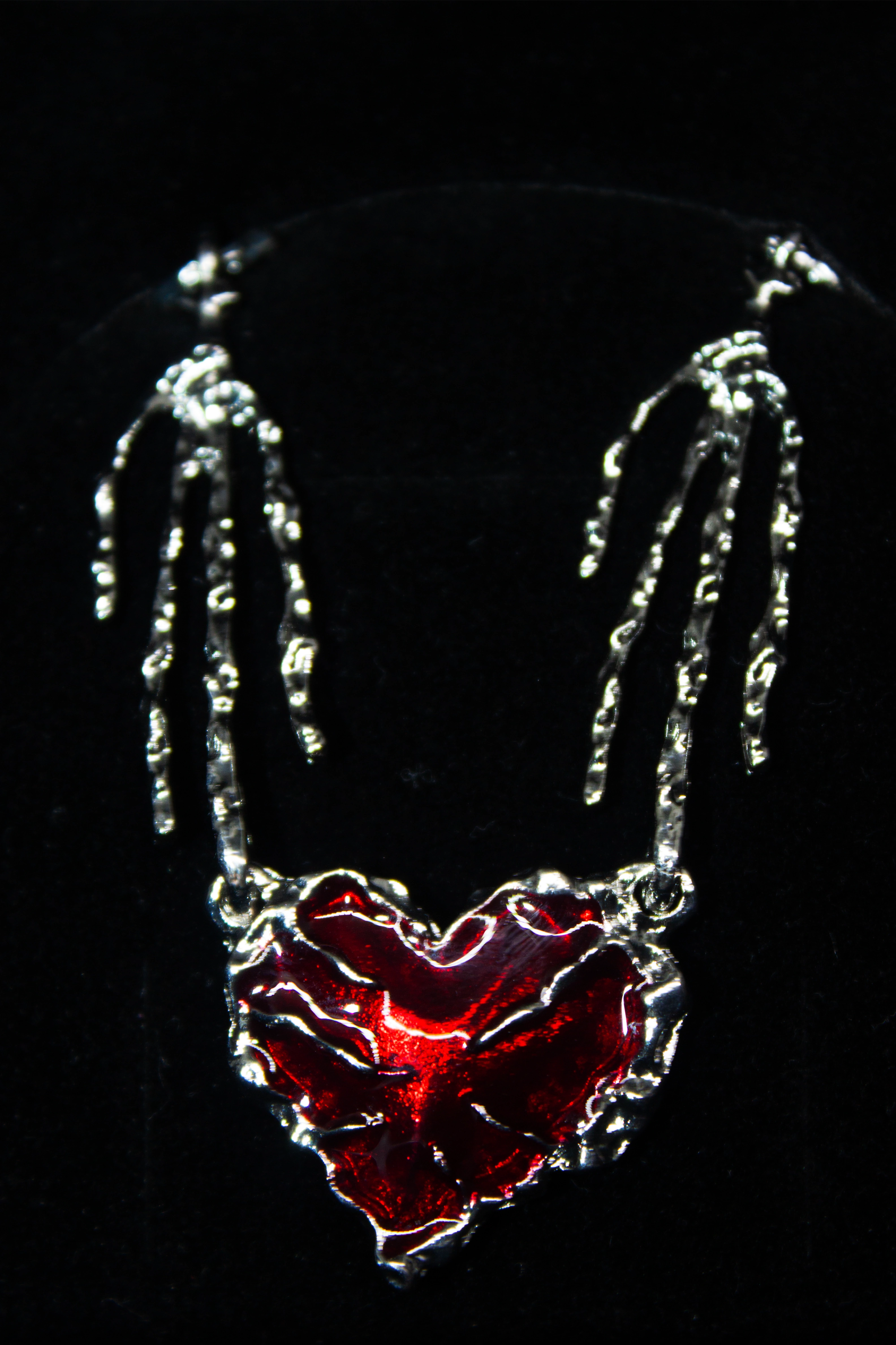 Kırık Sadakat Kolye