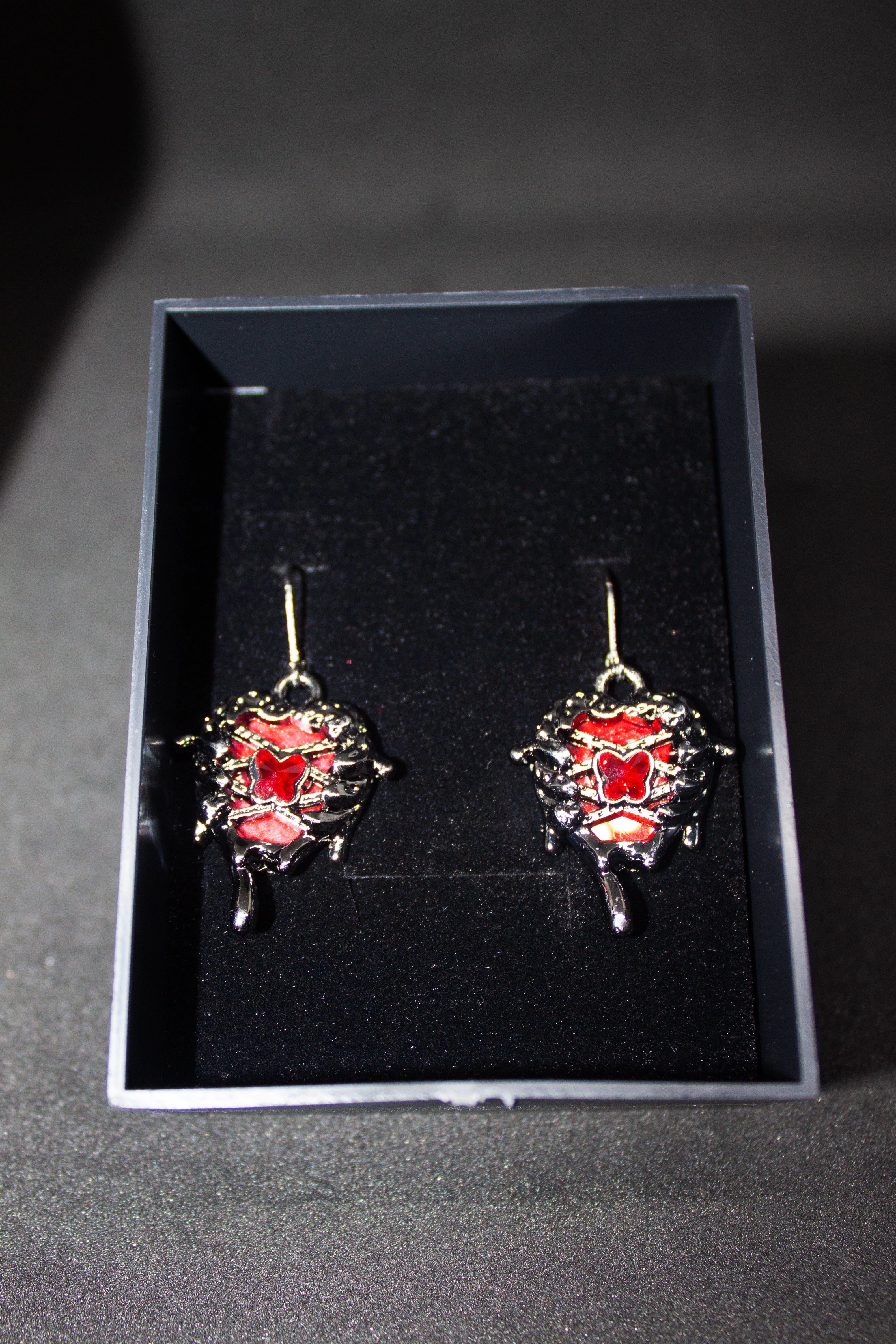 Kızıl Mühür Küpe