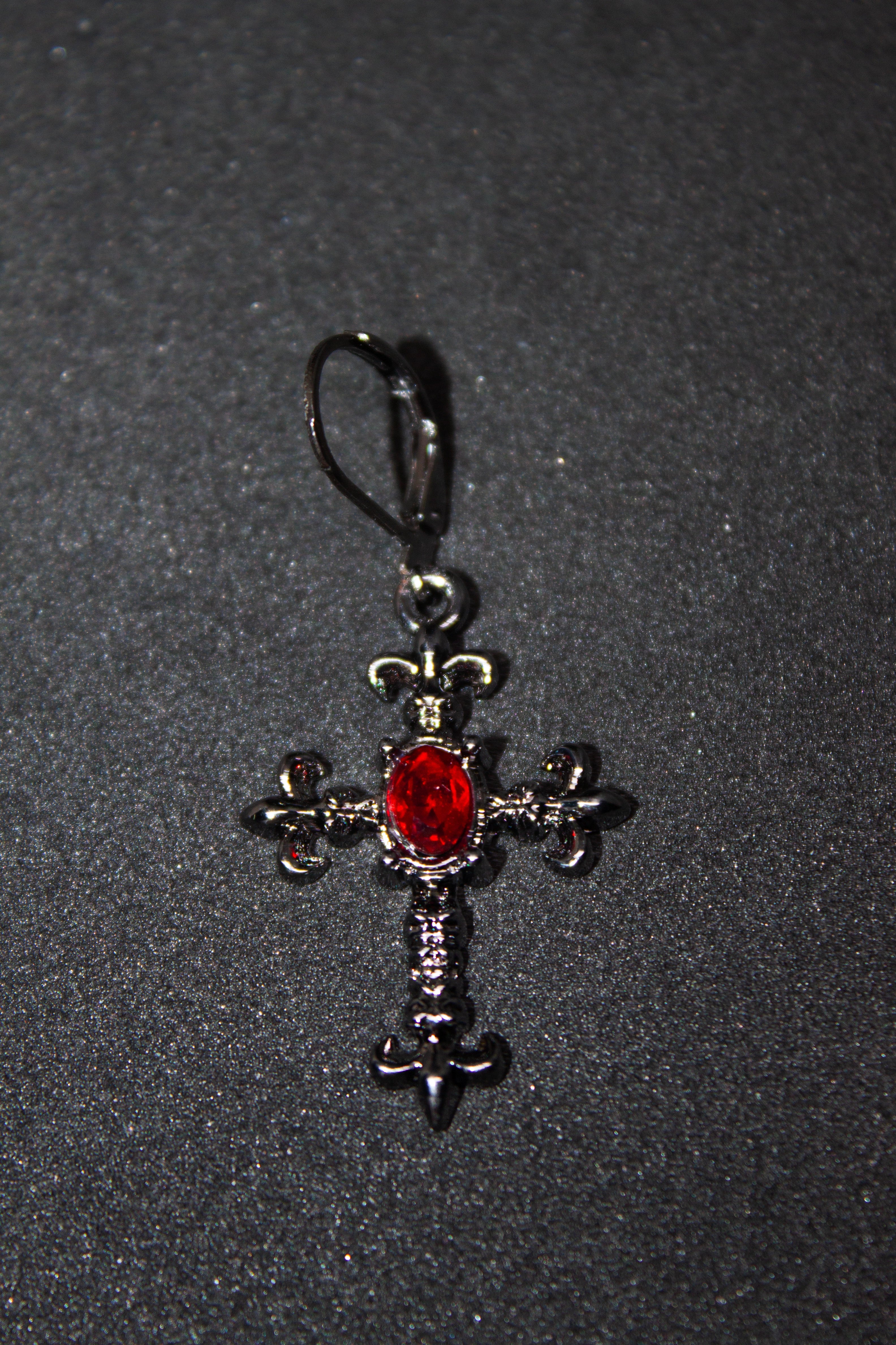 Kan Taşı Haç Küpe