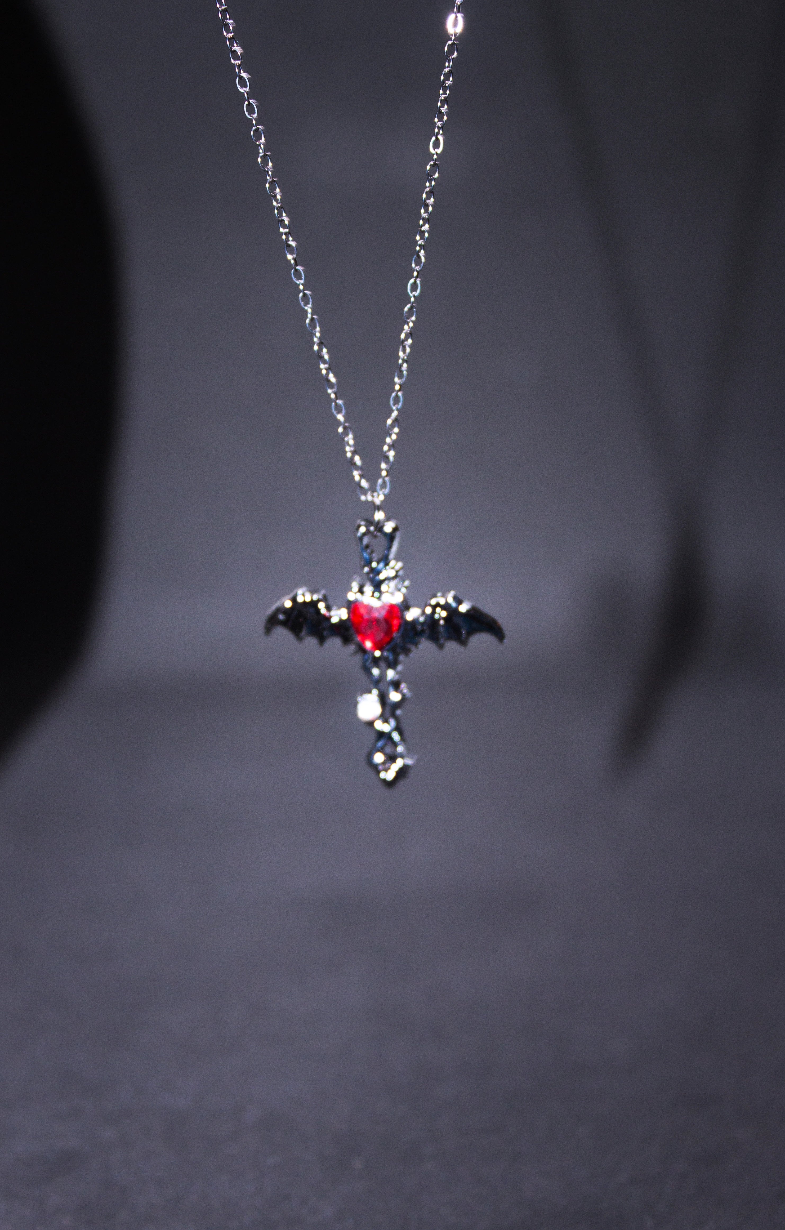 Düşen Merhamet Kolye